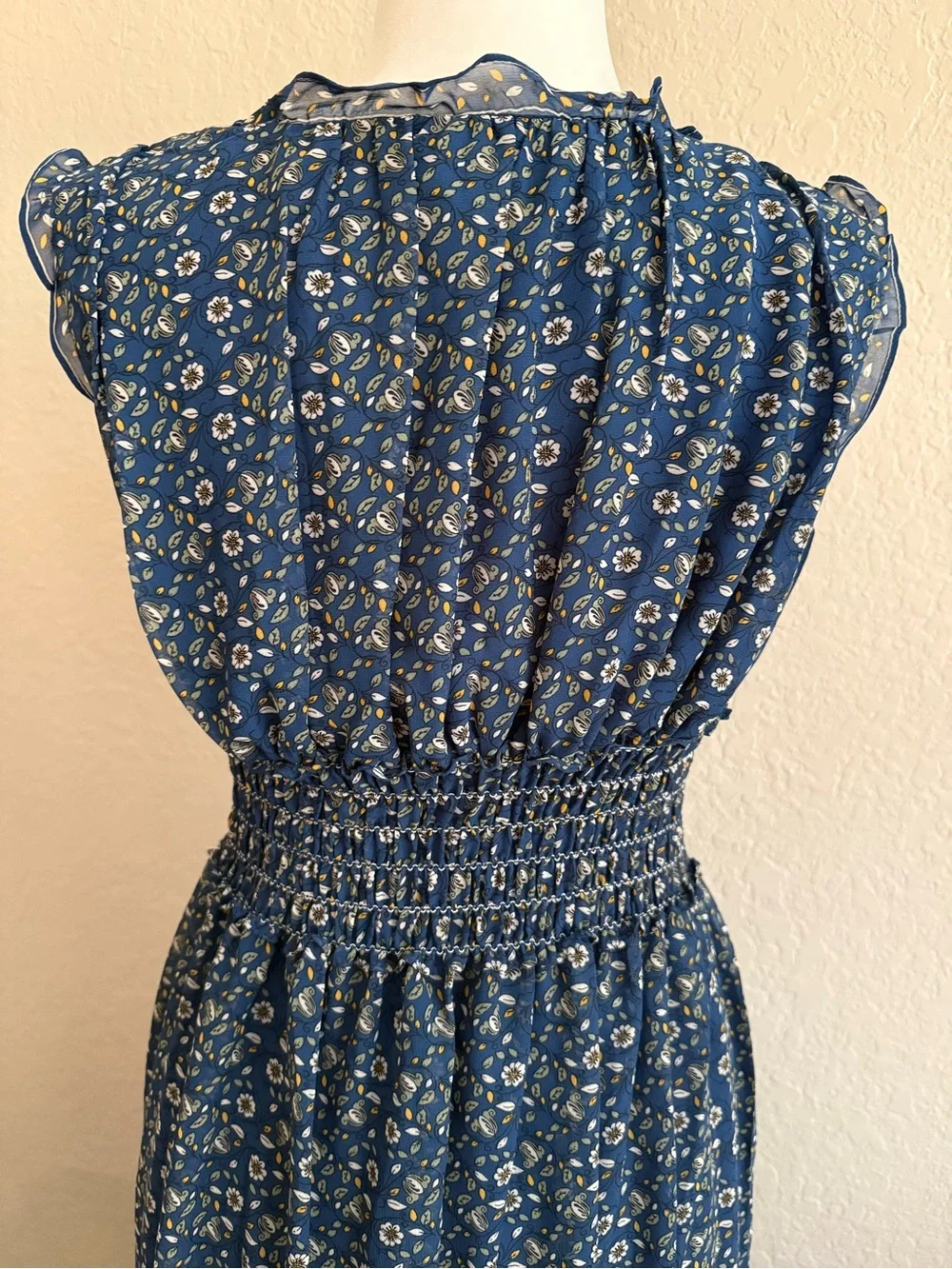 Max Studio Style 7905Y63 Georgette Smocked Maxi Dress - Medium - Picture 6 of 8